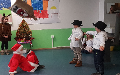 A Very Noisy Christmas – Musical