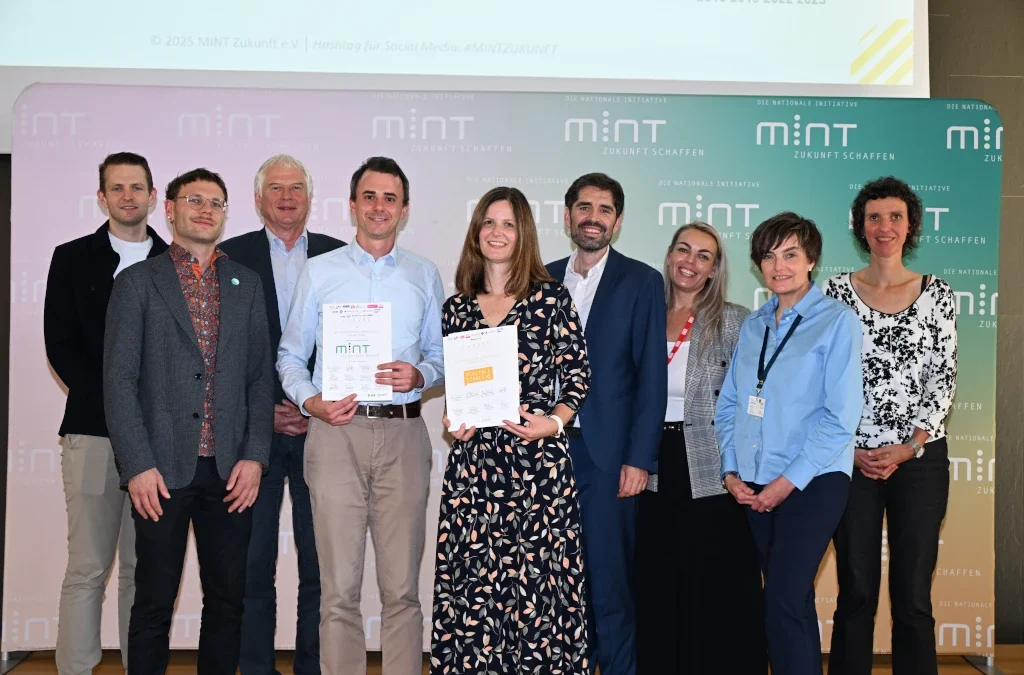 Erneut als MINT und DIGITALE Schule ausgezeichnet